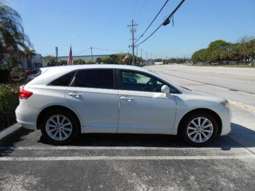 WHITE 2009 Toyota Venza Base