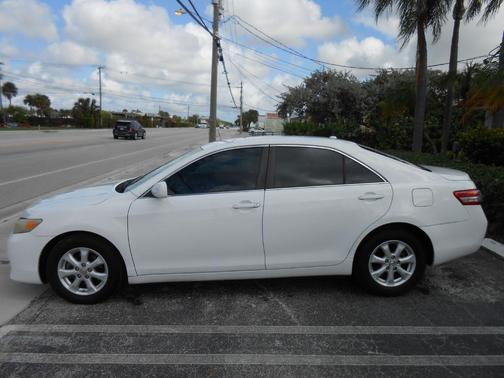 2011 Toyota Camry LE