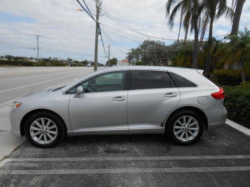 SILVER 2011 Toyota Venza Base