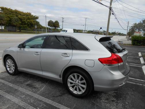 SILVER 2011 Toyota Venza Base