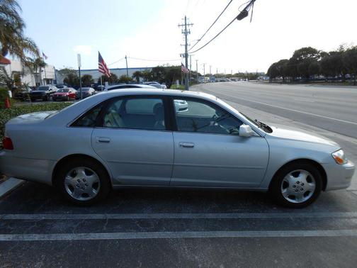 2004 Toyota Avalon XL