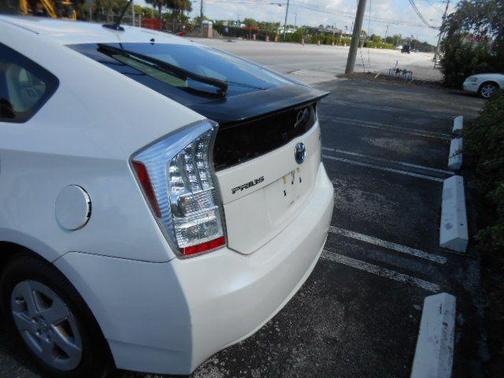 WHITE 2011 Toyota Prius One