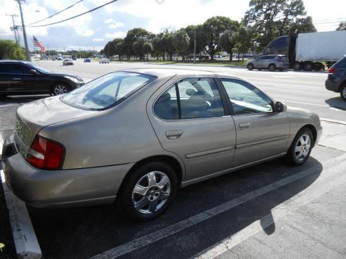 2001 Nissan Altima GXE