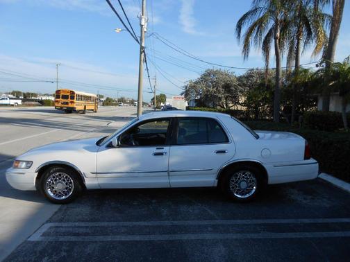 2000 Mercury Grand Marquis GS