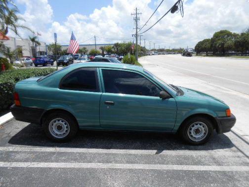 GREEN 1996 Toyota Tercel STD