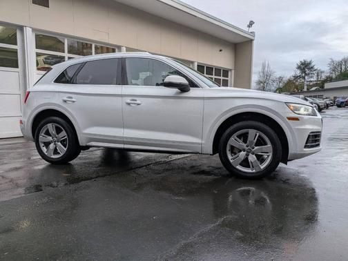 2018 Audi Q5 2.0T Premium Plus