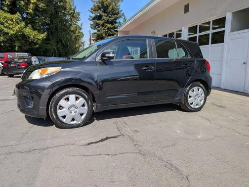 2008 Scion xD Base 4dr Hatchback 5M