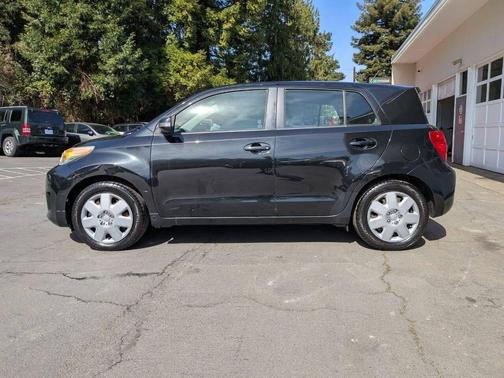 2008 Scion xD Base 4dr Hatchback 5M