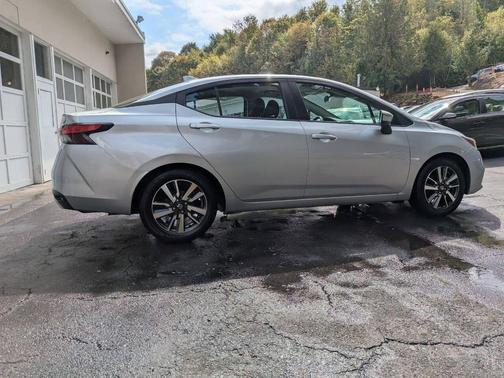2021 Nissan Versa 1.6 SV
