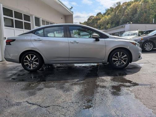 2021 Nissan Versa 1.6 SV