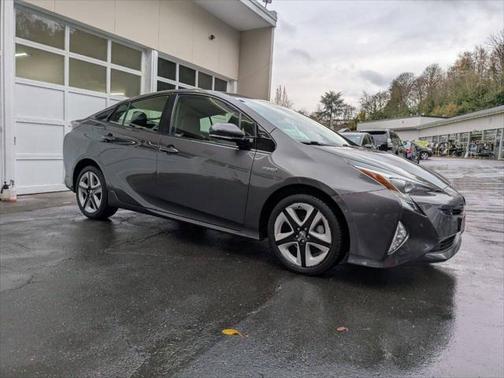 2017 Toyota Prius Four Touring