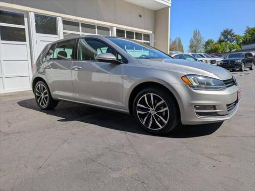 2016 Volkswagen Golf TSI SE 4-Door