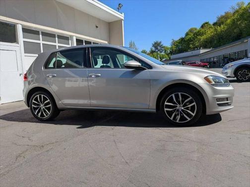 2016 Volkswagen Golf TSI SE 4-Door