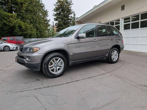 2005 BMW X5 3.0i