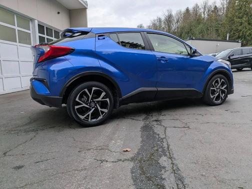 2019 Toyota C-HR XLE 4dr Crossover