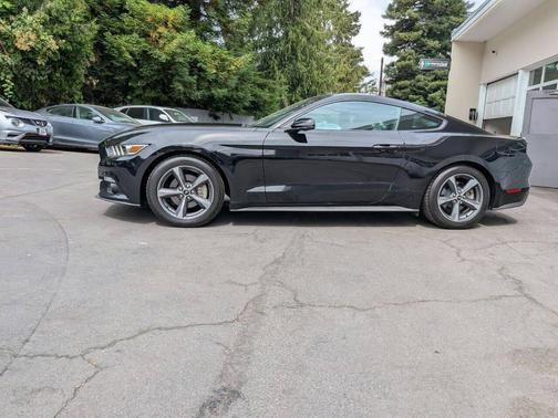 2016 Ford Mustang EcoBoost Premium