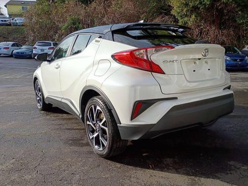 2019 Toyota C-HR XLE 4dr Crossover