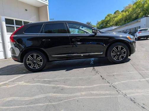 Black 2017 Volvo XC60 T5 Dynamic