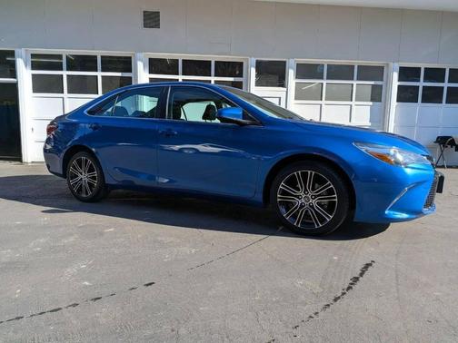 2016 Toyota Camry SE w/Special Edition Pkg