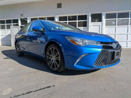 2016 Toyota Camry SE w/Special Edition Pkg