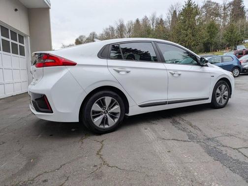 2019 Hyundai IONIQ Plug-In Hybrid Base