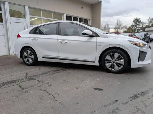 2019 Hyundai IONIQ Plug-In Hybrid Base
