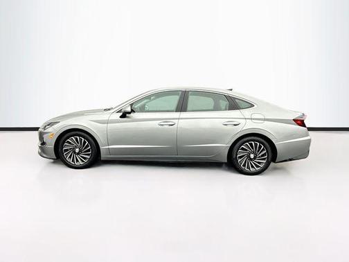 2020 Hyundai SONATA Hybrid SE