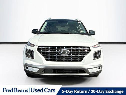 Lunar White 2023 Hyundai VENUE Limited