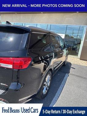 Aurora Black 2018 Kia Sedona SX