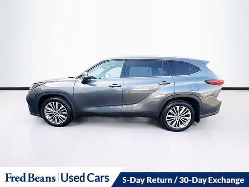 2022 Toyota Highlander Platinum