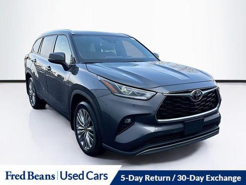2022 Toyota Highlander Platinum
