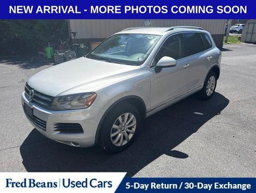 Cool Silver Metallic 2012 Volkswagen Touareg TDI Sport