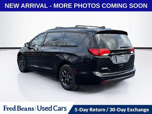 2018 Chrysler Pacifica Touring-L