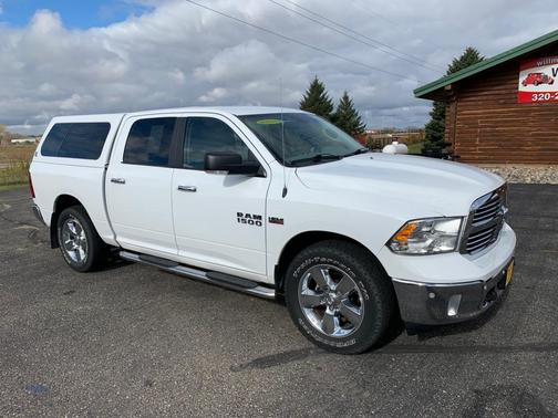 2016 RAM 1500 SLT