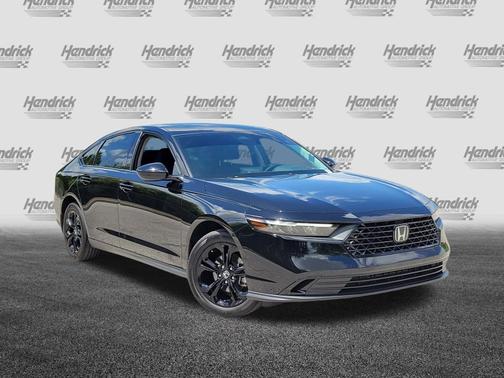 Crystal Black Pearl 2025 Honda Accord