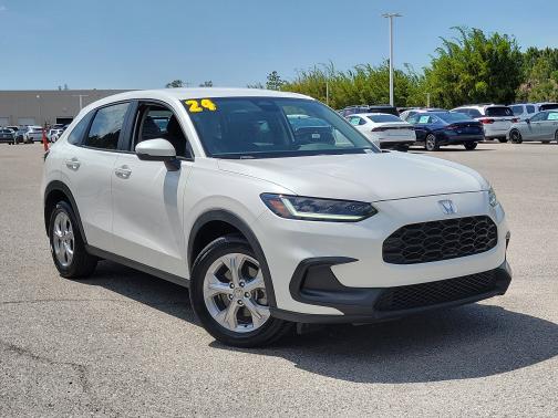 Platinum White Pearl 2024 Honda HR-V