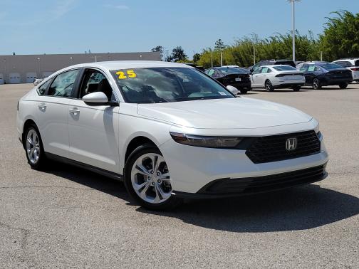 Platinum White Pearl 2025 Honda Accord