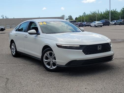 Platinum White Pearl 2024 Honda Accord