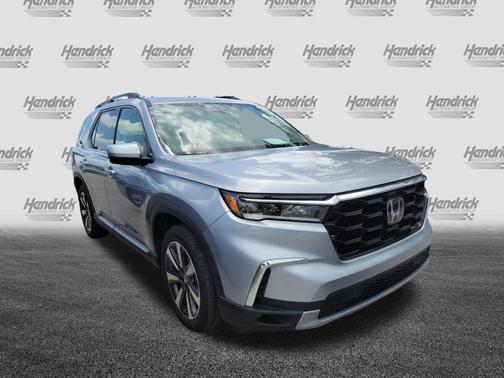 Lunar Silver Metallic 2025 Honda Pilot
