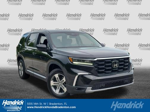 Crystal Black Pearl 2023 Honda Pilot
