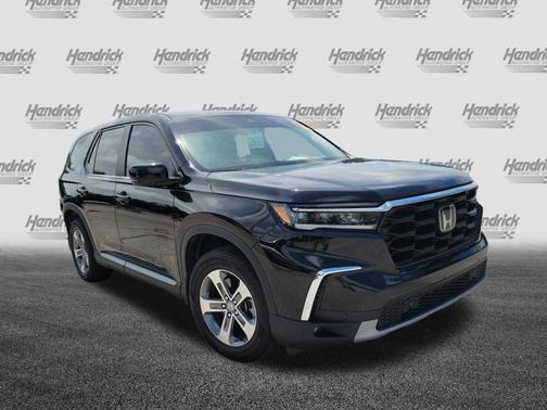 Crystal Black Pearl 2024 Honda Pilot