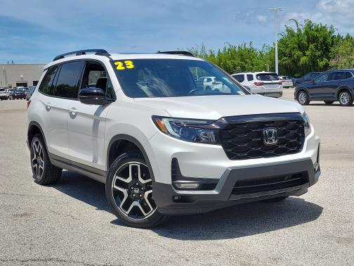 Platinum White Pearl 2023 Honda Passport