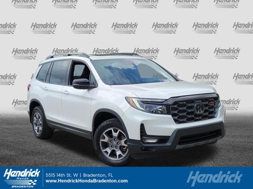 Platinum White Pearl 2023 Honda Passport