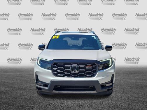 Platinum White Pearl 2025 Honda Passport