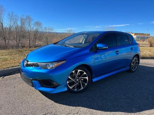 2016 Scion iM Base