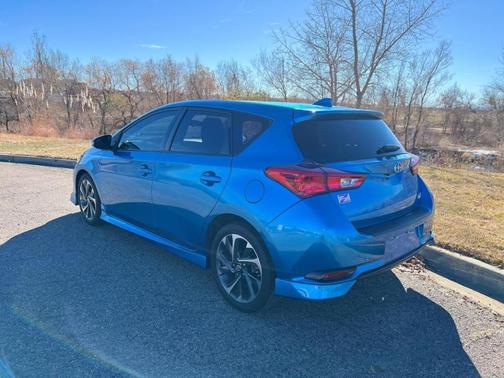 2016 Scion iM Base