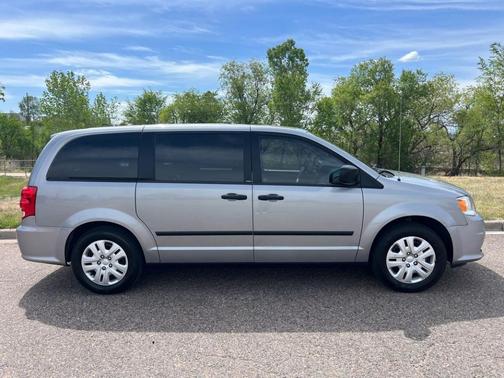 Silver 2014 Dodge Grand Caravan AVP/SE