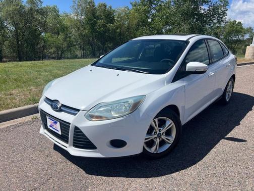 White 2014 Ford Focus SE