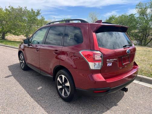 Venetian Red Pearl 2018 Subaru Forester 2.5i Premium