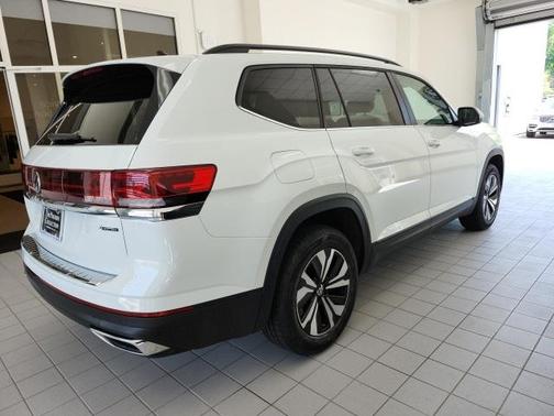 2024 Volkswagen Atlas 2.0T SE